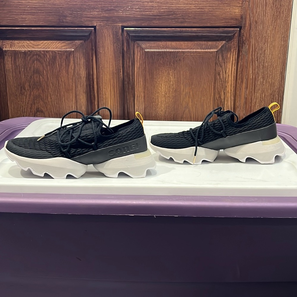 Woman’s sneakers